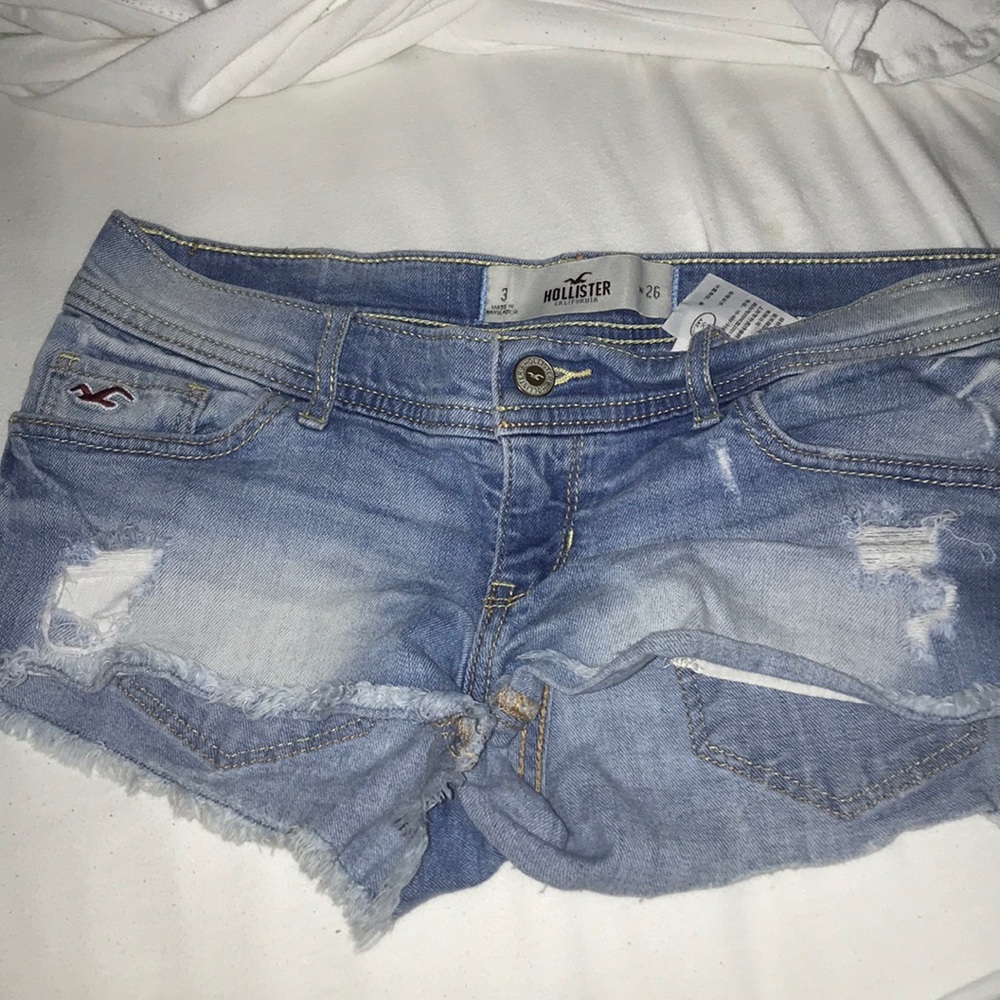 Low waisted hollister jean shorts